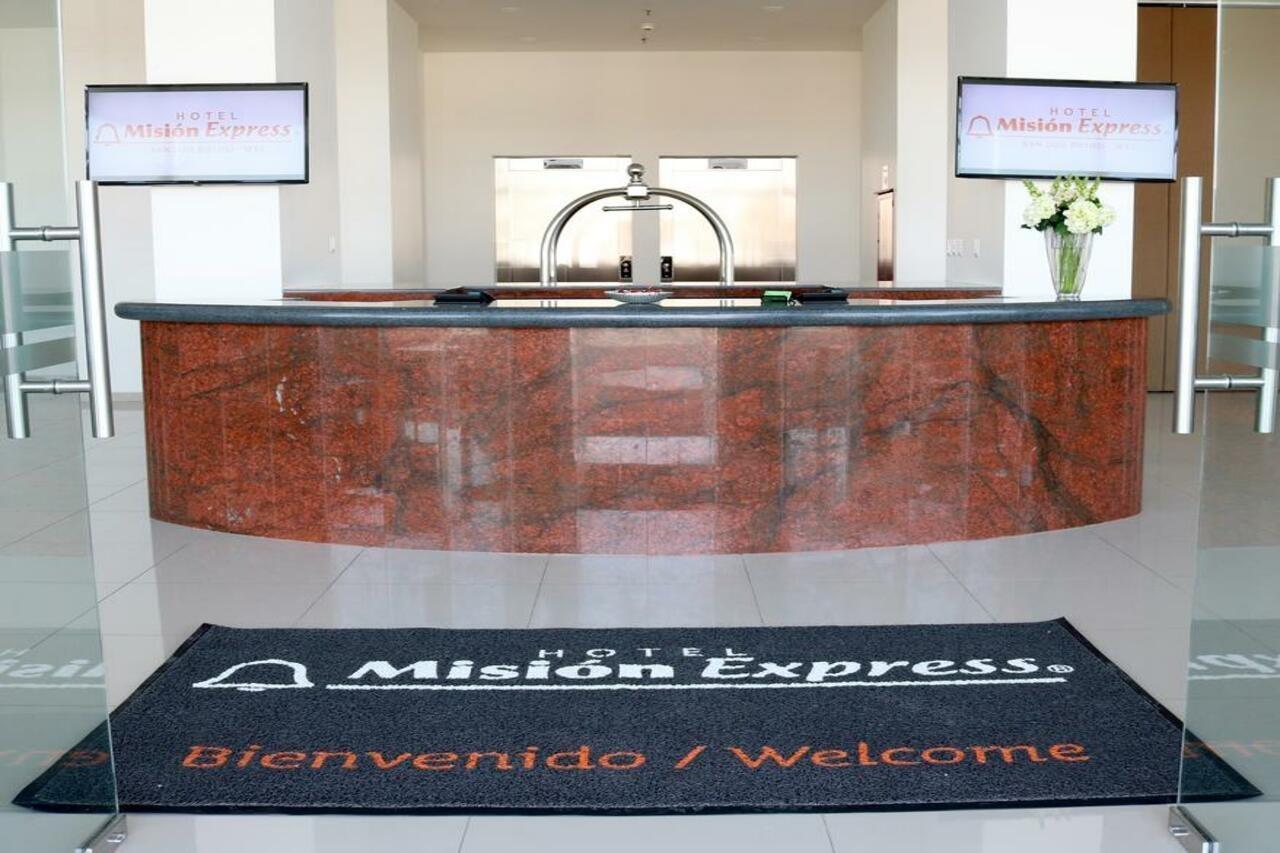 Mision Express San Juan Del Rio Hotel ภายนอก รูปภาพ