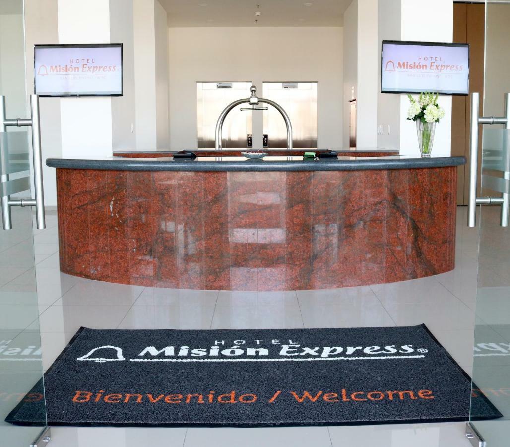 Mision Express San Juan Del Rio Hotel ภายนอก รูปภาพ