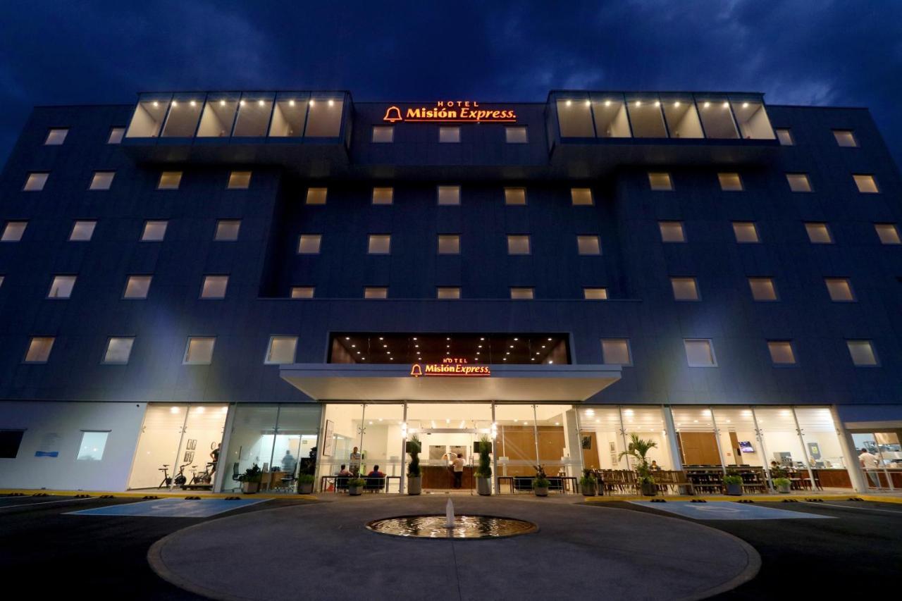 Mision Express San Juan Del Rio Hotel ภายนอก รูปภาพ